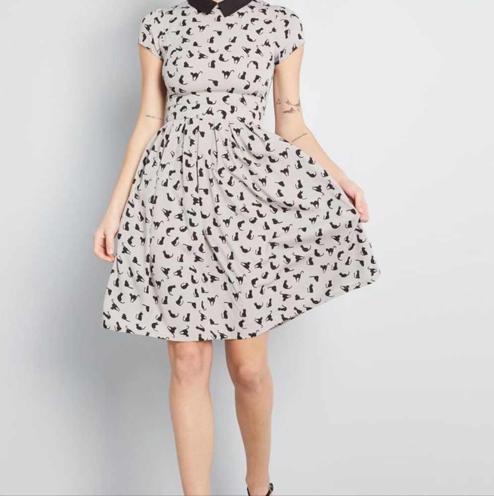 ModCloth Collared Short Sleeve Cat Print Dress in Grey Black Size Small